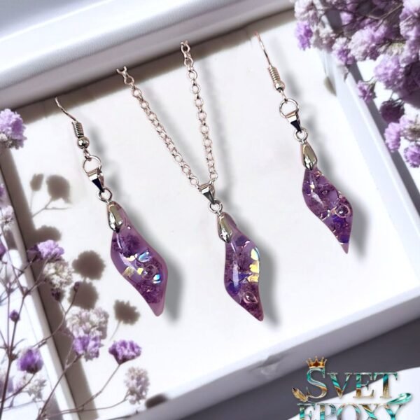 סט תכשיטי שרשרת ועגילים בצבע לילך עם פרחים אמיתיים– בעבודת יד