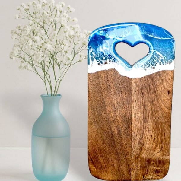 סט אירוח בעיצוב גל ים – מגש עץ עם תחתיות תואמות מאפוקסי