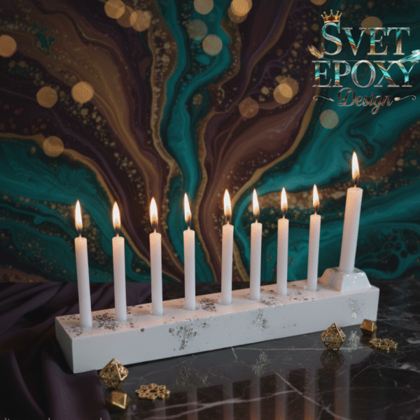 חנוכיה מעוצבת בסגנון יוקרתי לבן- זהב קלאסי